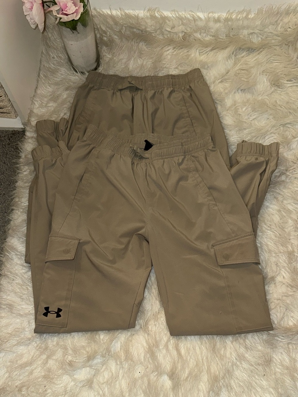 (2 pair) Under Armour Tan Cargo Jogger Pants size: Youth (L) - Picture 3 of 8